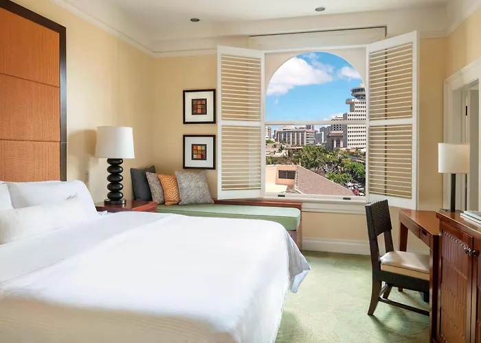 Deluxe  King Room Mobility or hearing accessible